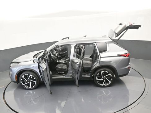 Used 2022 Mitsubishi Outlander SE image 68