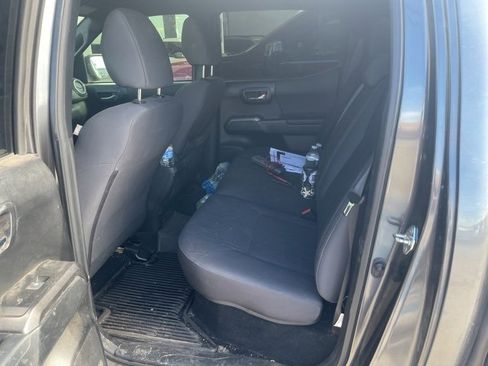 Used 2019 Toyota Tacoma TRD Off-Road image 10