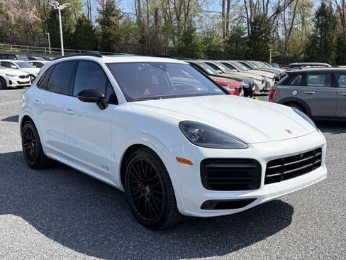 Used 2023 Porsche Cayenne GTS AWD/4WD image 3