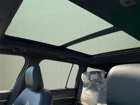 New 2025 Jeep Grand Cherokee Limited w/ Luxury Tech Group II image 29