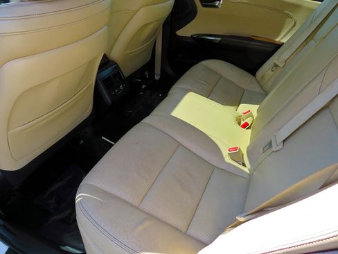 Used 2017 Toyota Avalon Limited image 33