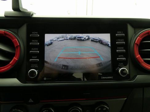 Used 2020 Toyota Tacoma SR image 25