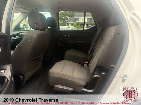 Used 2019 Chevrolet Traverse LT FWD image 5