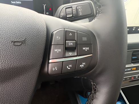 Used 2025 Ford Maverick XLT w/ XLT Luxury Package AWD/4WD image 16