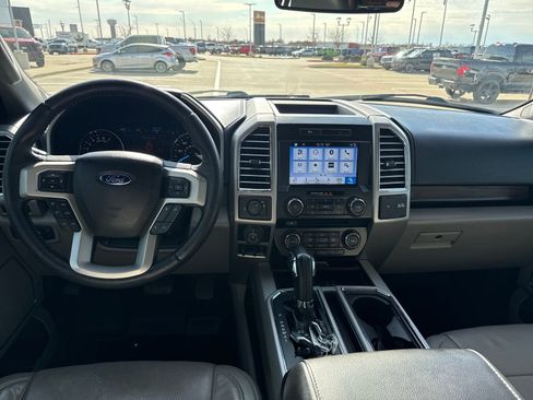 Used 2016 Ford F150 Lariat image 13