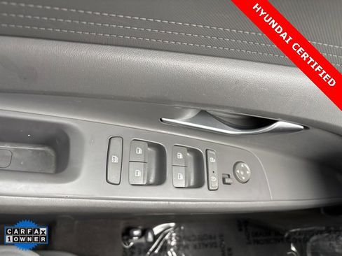 Certified 2021 Hyundai Elantra SE image 10