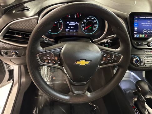 Used 2023 Chevrolet Malibu LT FWD image 19