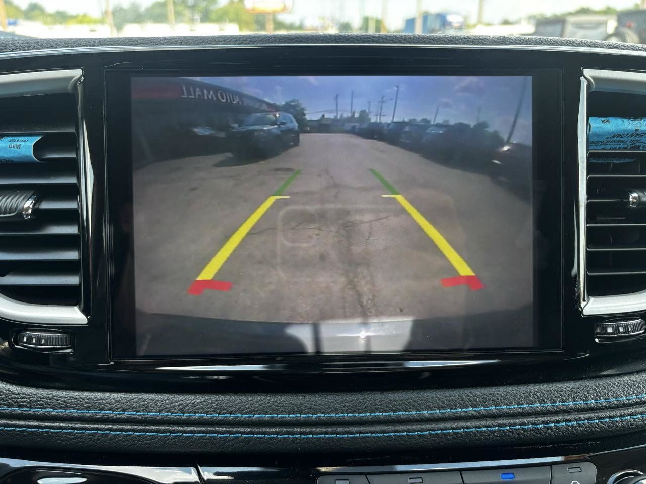 Used 2021 Chrysler Pacifica Touring FWD image 22