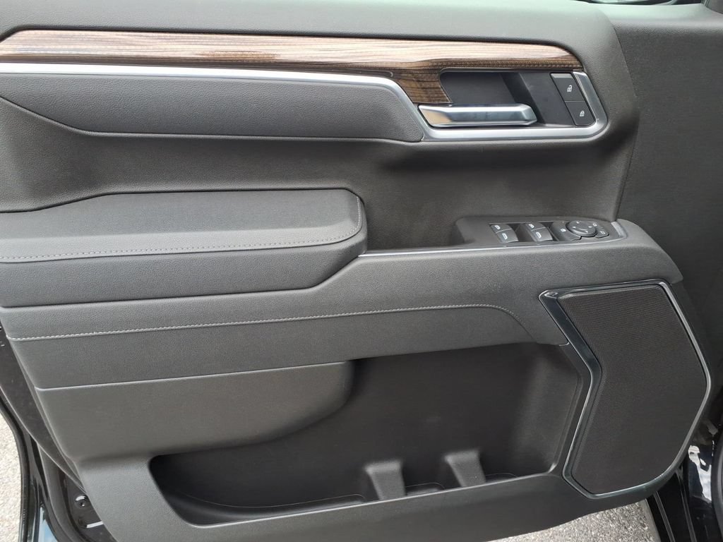 Certified 2025 Chevrolet Silverado 1500 LT AWD/4WD image 14