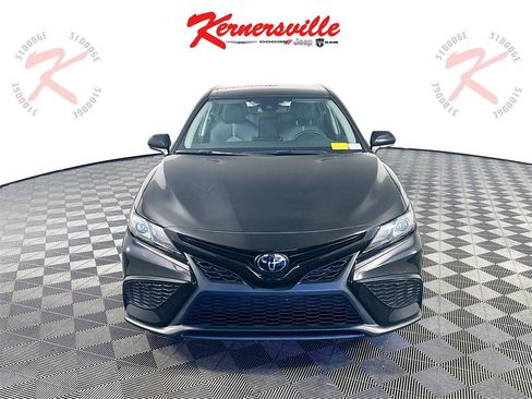 Used 2024 Toyota Camry SE image 2