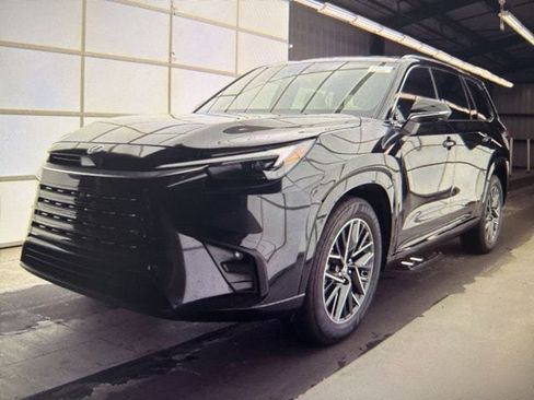 Used 2025 Lexus TX 350 AWD w/ Technology Package image 2