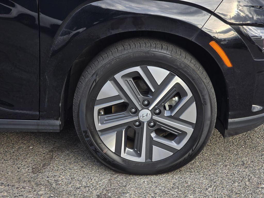 Used 2023 Hyundai Kona SE FWD image 8