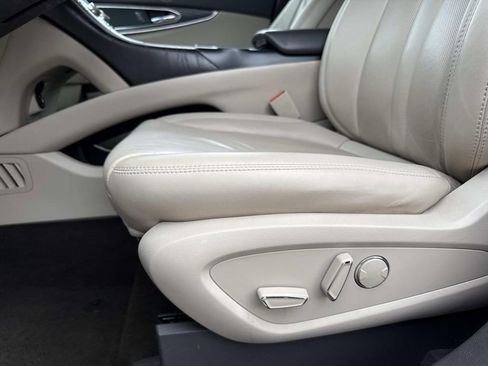Used 2019 Lincoln Nautilus Select image 19