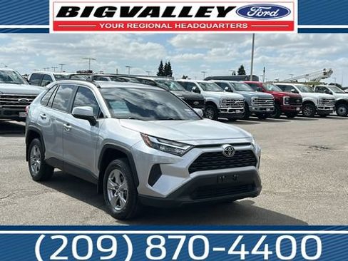 Used 2025 Toyota RAV4 XLE FWD image 1