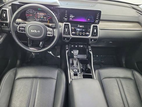 Certified 2023 Kia Sorento EX w/ Panoramic Sunroof Package FWD image 16