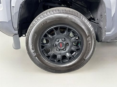 Certified 2024 Toyota Tacoma SR5 AWD/4WD image 38