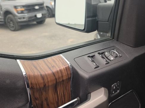 Used 2020 Ford F150 Lariat w/ Equipment Group 502A Luxury AWD/4WD image 15
