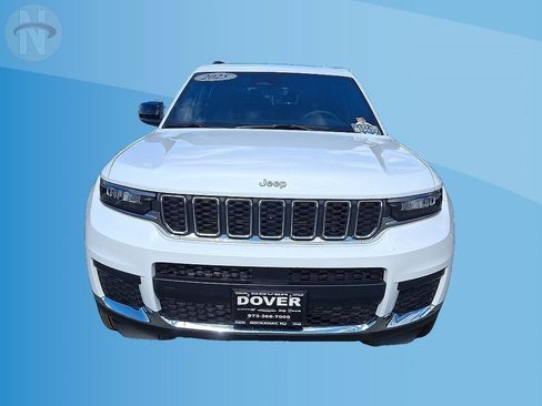 Certified 2025 Jeep Grand Cherokee L Laredo w/ Luxury Tech Group I AWD/4WD image 21