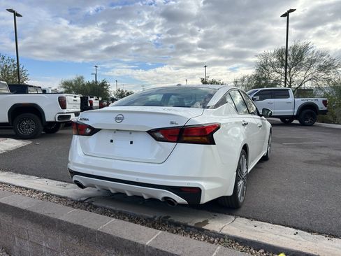 Used 2023 Nissan Altima 2.5 SL image 3