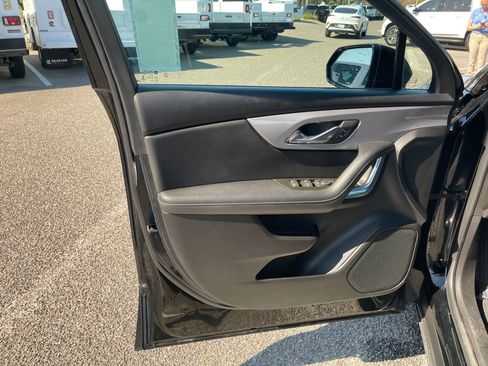 Used 2023 Chevrolet Blazer LT image 11