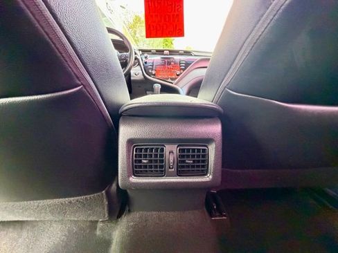 Used 2018 Toyota Camry SE w/ Audio Package FWD image 20