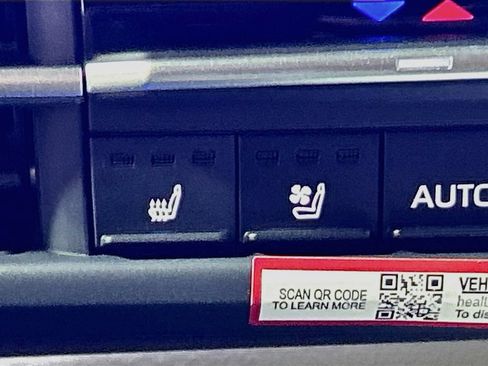 New 2026 Toyota Sienna Limited AWD/4WD image 18