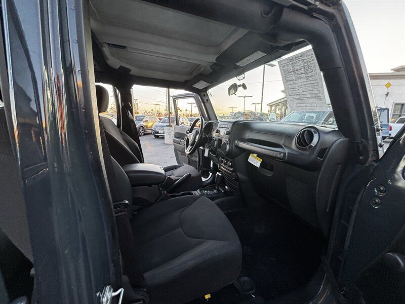 Used 2017 Jeep Wrangler Unlimited Sport w/ Connectivity Group AWD/4WD image 23