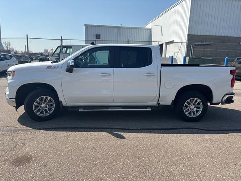 Used 2023 Chevrolet Silverado 1500 LT AWD/4WD image 5
