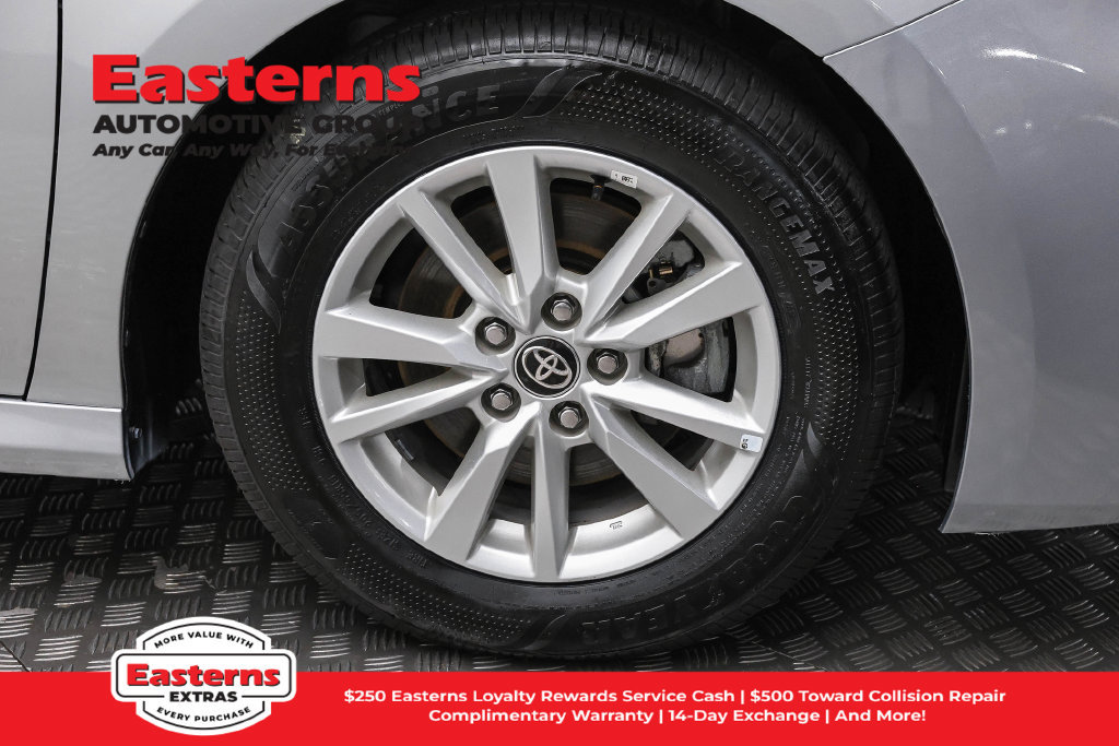 Used 2025 Toyota Camry LE w/ Convenience Package FWD image 33