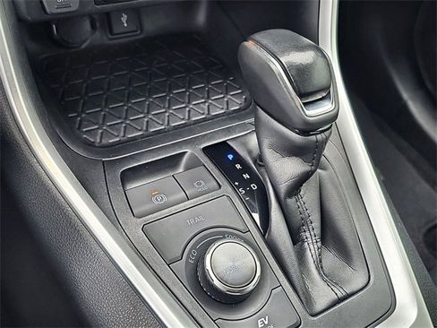 Used 2021 Toyota RAV4 XSE image 28