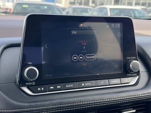 Used 2023 Nissan Rogue SV FWD image 13