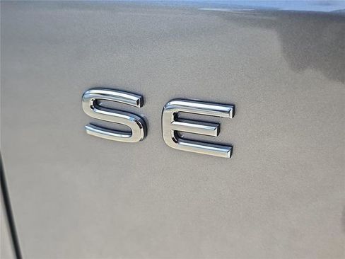 New 2026 Volkswagen Atlas SE FWD image 6