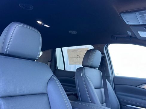 New 2026 Chevrolet Traverse LT w/ Driver Confidence Package AWD/4WD image 15