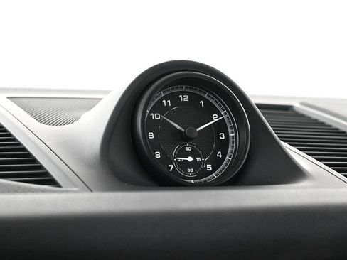 New 2026 Porsche Macan AWD image 18