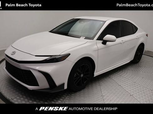 Certified 2026 Toyota Camry SE FWD image 1