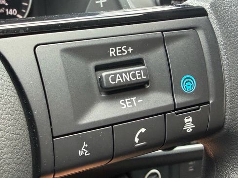 Used 2023 Nissan Rogue SV FWD image 24