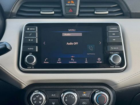 Used 2021 Nissan Versa SV image 15