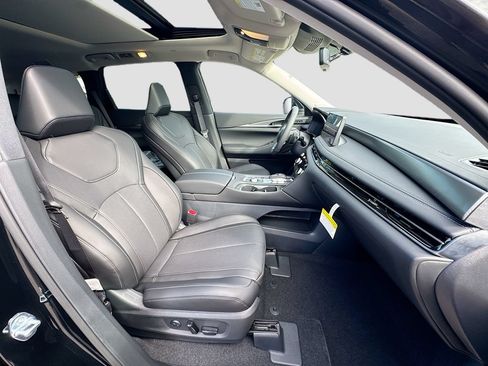 Certified 2026 INFINITI QX60 Luxe w/ Cargo Package FWD image 32