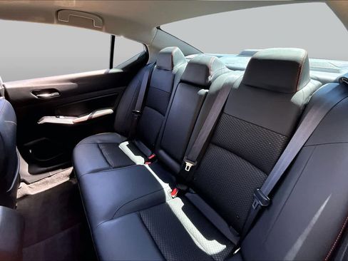 Certified 2024 Nissan Altima 2.5 SR FWD image 19