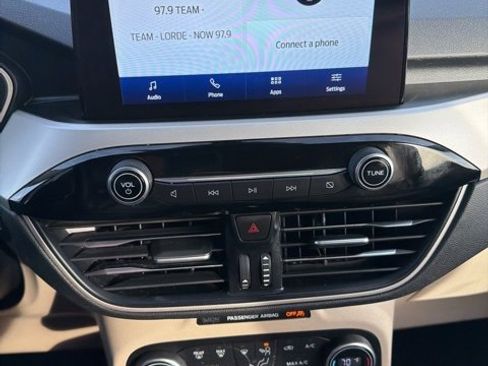 Used 2020 Ford Escape SEL image 15