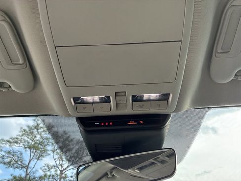 Used 2024 MAZDA CX-50 AWD 2.5 S w/ Premium Package image 27