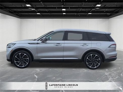 Certified 2023 Lincoln Aviator Reserve w/ Equipment Group 201A image 2