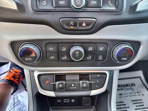 Used 2023 GMC Terrain SLE w/ Driver Convenience Package AWD/4WD image 19