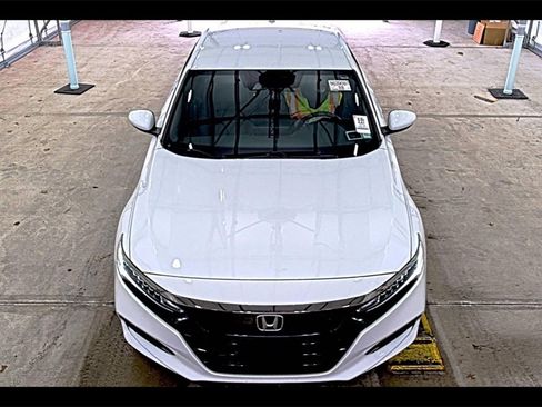 Used 2019 Honda Accord Sport image 2