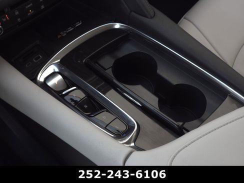 Used 2023 Buick Enclave Essence image 14