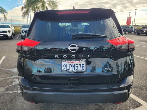 Used 2024 Nissan Rogue SV image 5