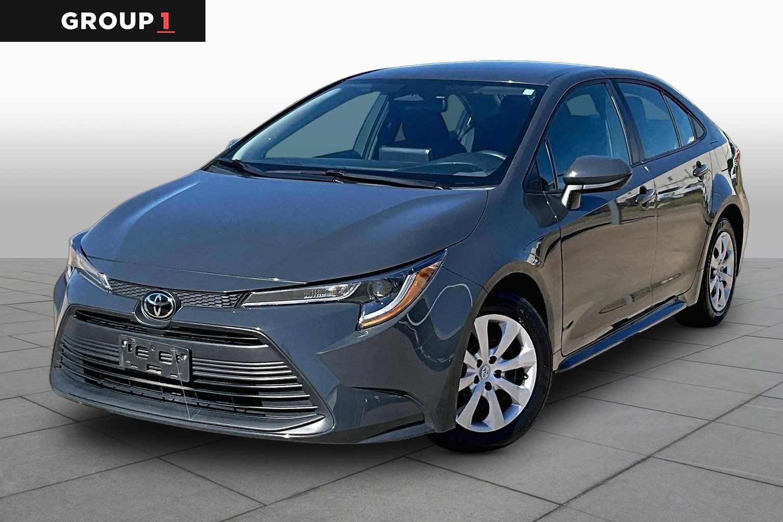 Used 2025 Toyota Corolla LE FWD image 1