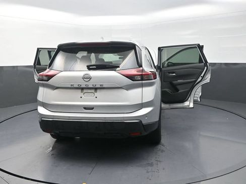 Used 2025 Nissan Rogue SV FWD image 44
