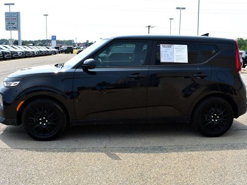 Used 2022 Kia Soul LX FWD image 5