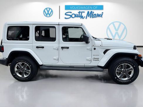 Used 2019 Jeep Wrangler Unlimited Sahara AWD/4WD image 8